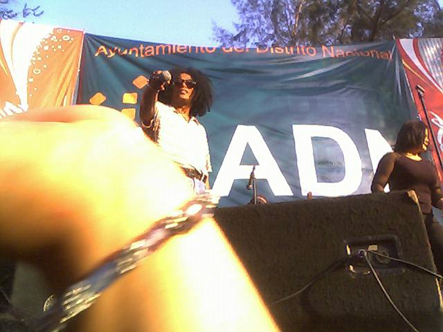 06mar04076.jpg